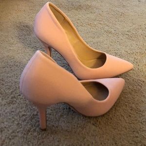 Light pink pumps